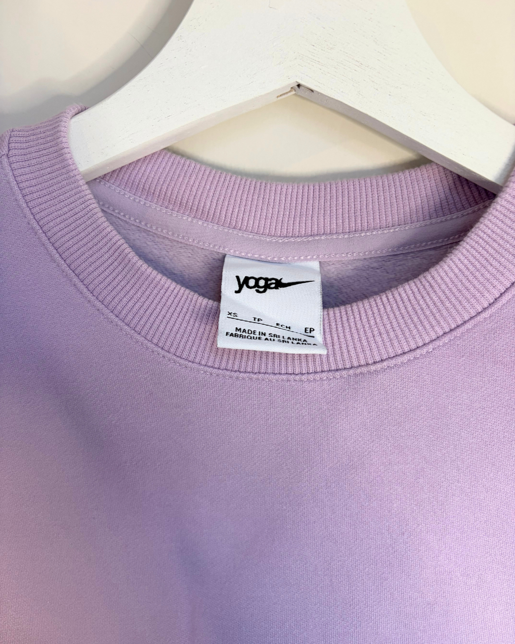 Pre-Loved Women's Purple Nike Jumper. XS